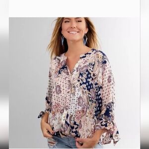 BUCKLE DAYTRIP Floral & Paisley Split Neck Chiffon Top